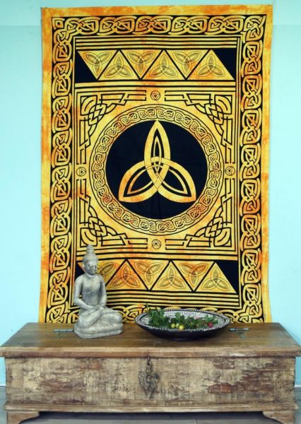 Wall hanging Celtic knot Triquetra